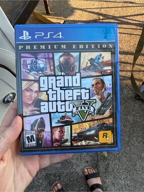 Grand Theft Auto V - Premium Edition (PS4) - Blue Case